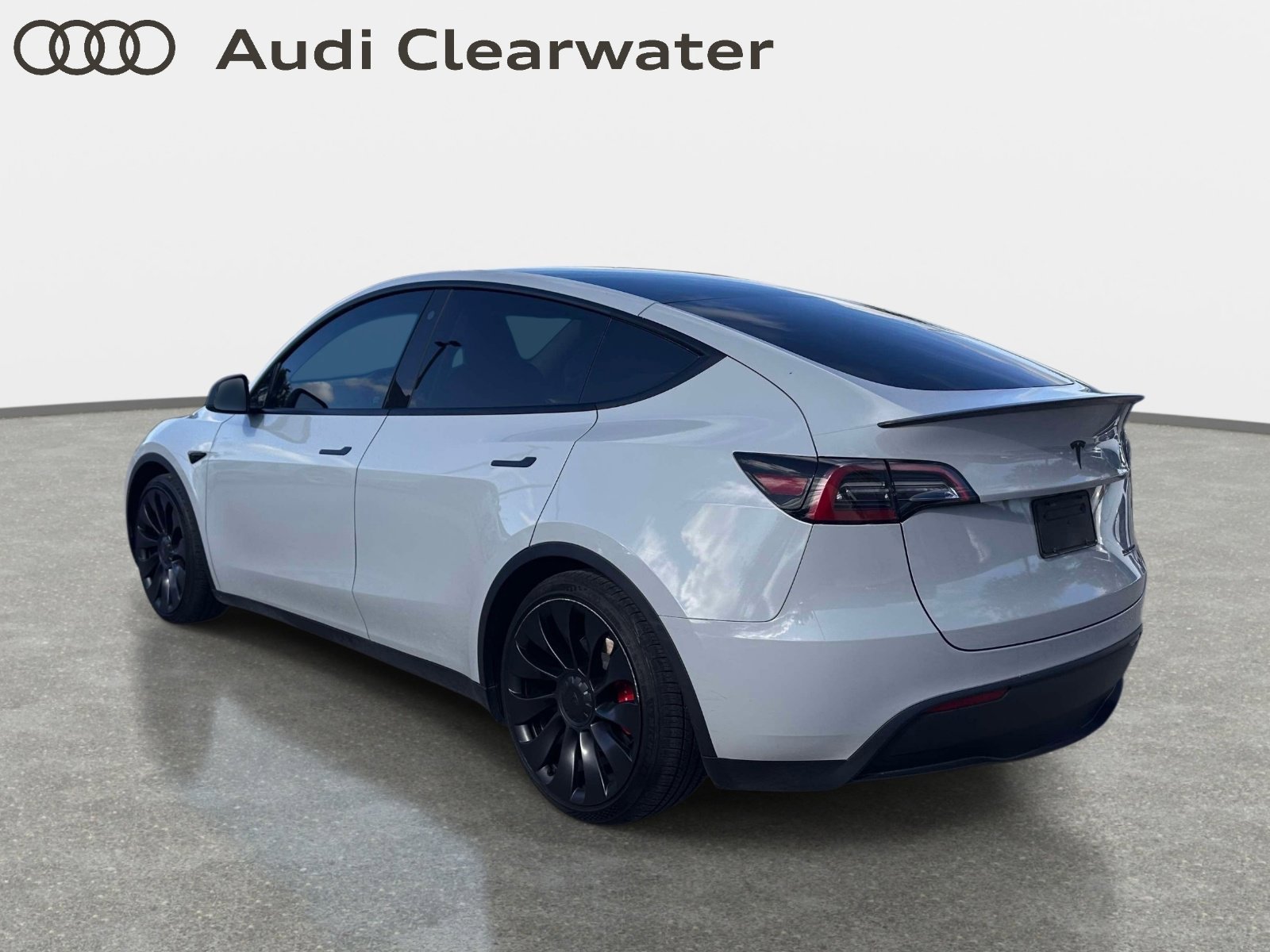 Used 2023 Tesla Model Y Performance AWD/4WD image 2