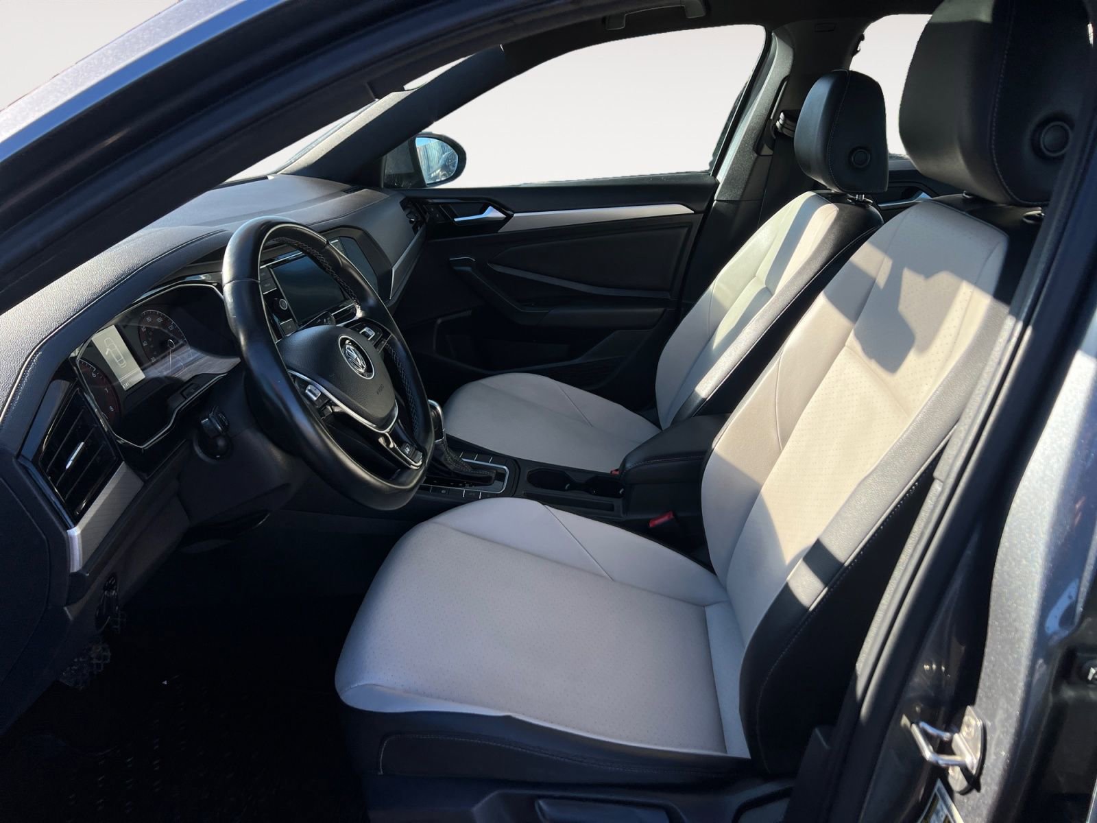 Used 2019 Volkswagen Jetta R-Line image 9