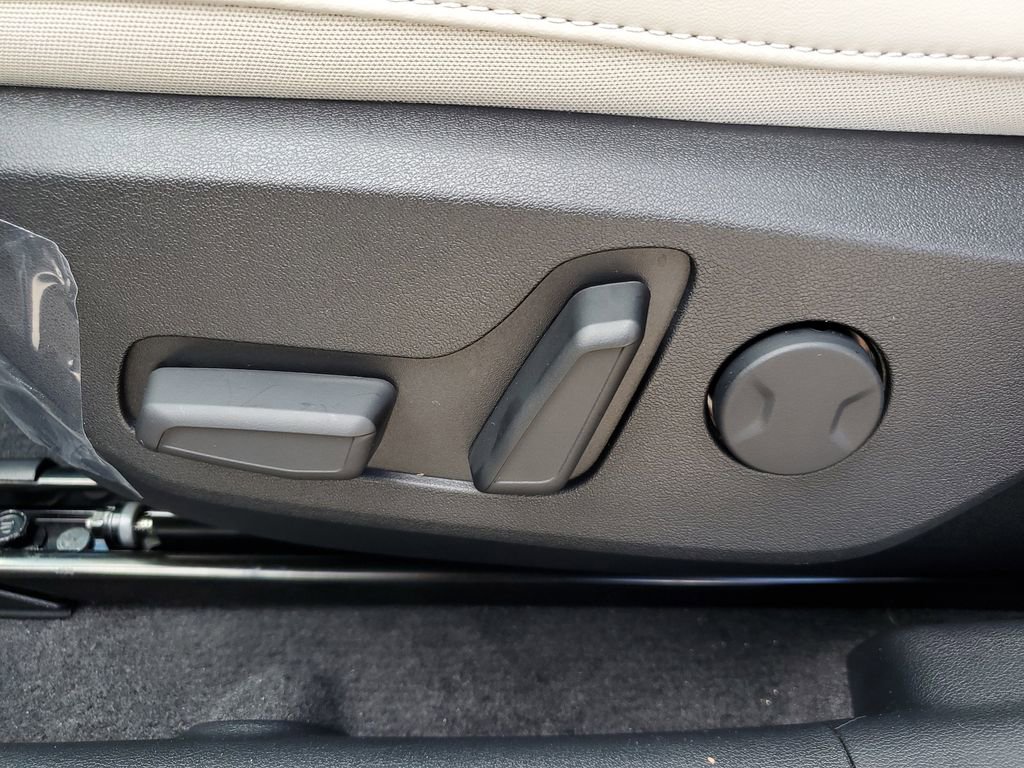 New 2025 Kia EV6 Wind image 8