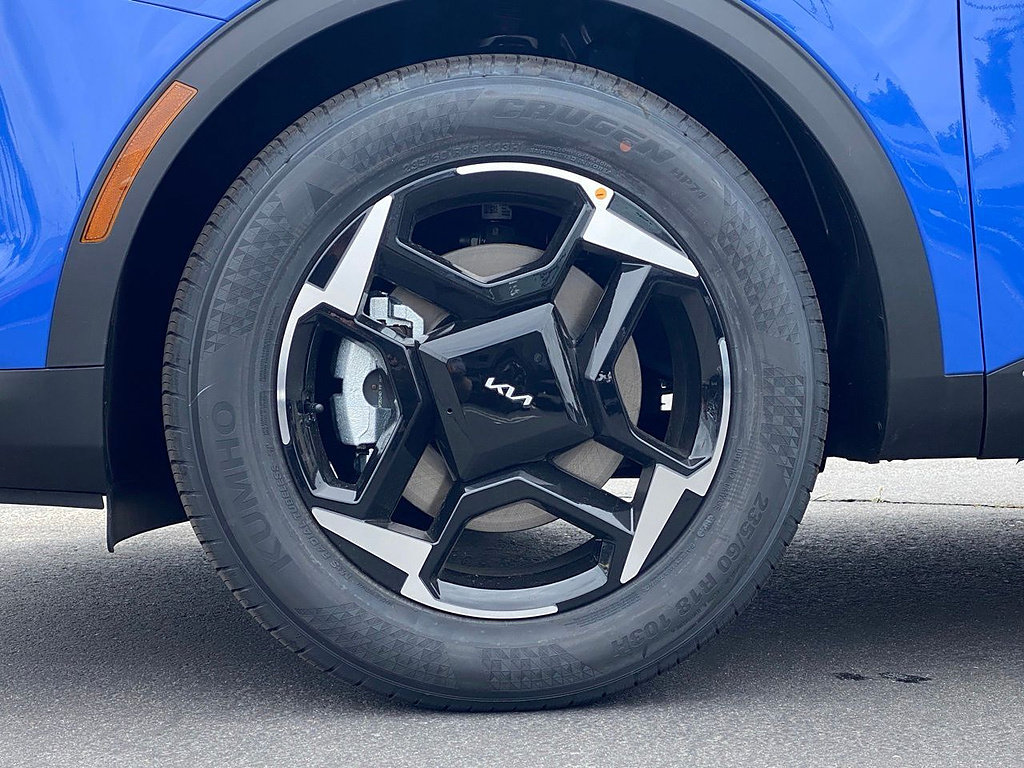 New 2026 Kia Sportage EX FWD image 11