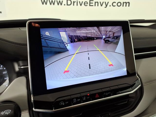 Used 2025 Jeep Compass Limited image 27