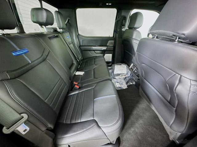 New 2025 Ford F450 Platinum w/ FX4 Off-Road Package image 28