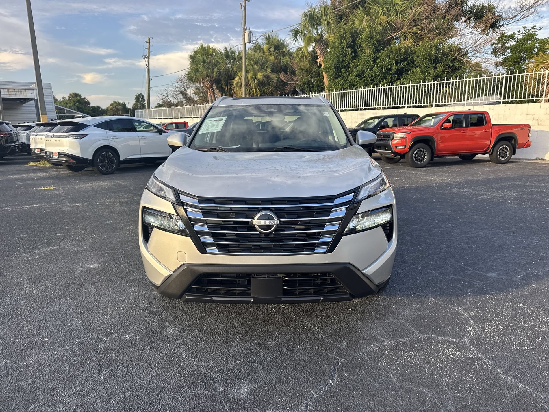 Used 2024 Nissan Rogue SV w/ SV Premium Package FWD image 9