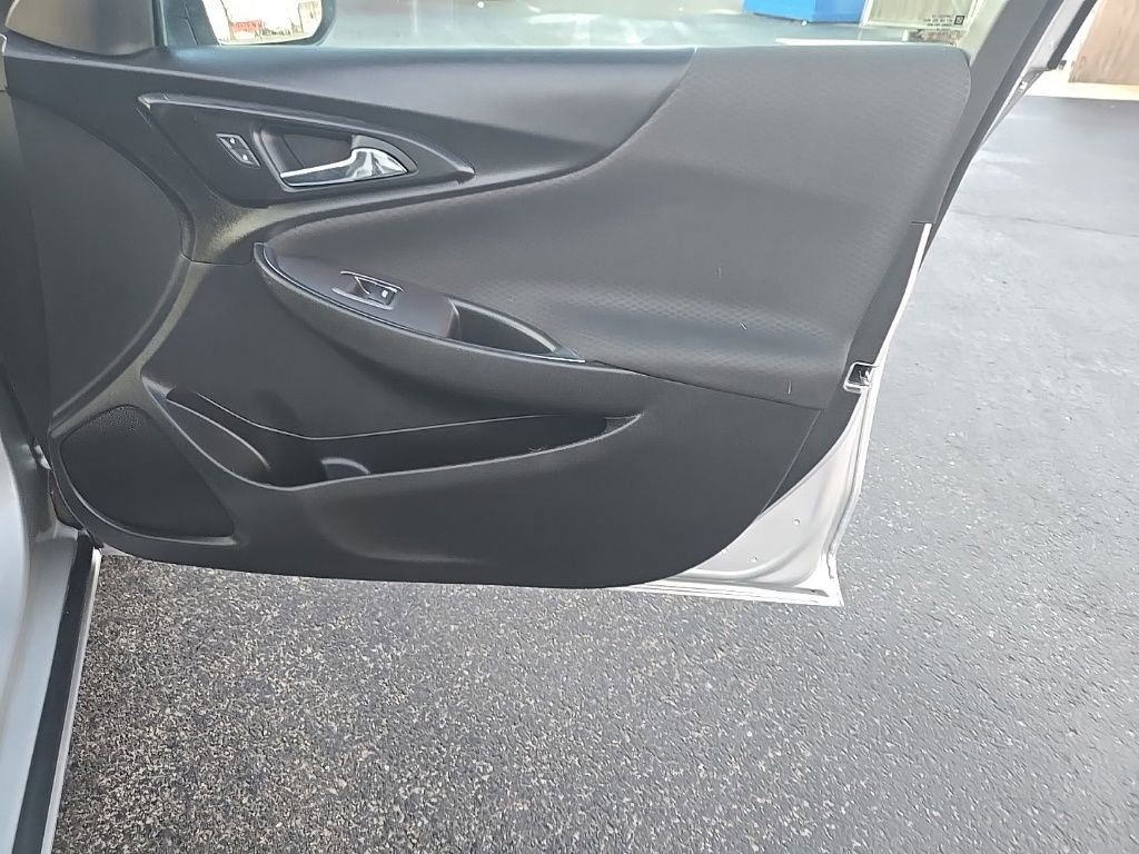 Used 2022 Chevrolet Malibu LT image 28