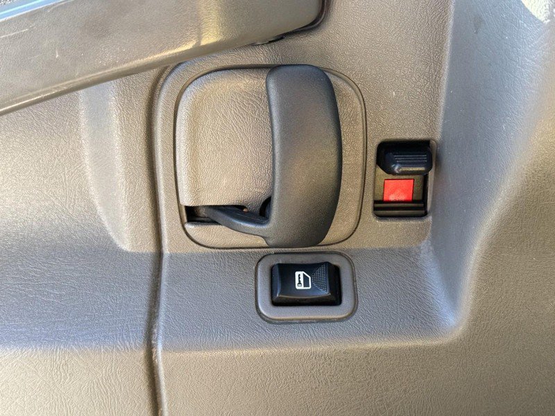 Used 2018 GMC Savana 2500 w/ Driver Convenience Package image 22