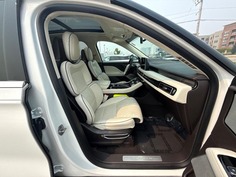 Certified 2020 Lincoln Aviator Black Label AWD/4WD image 14