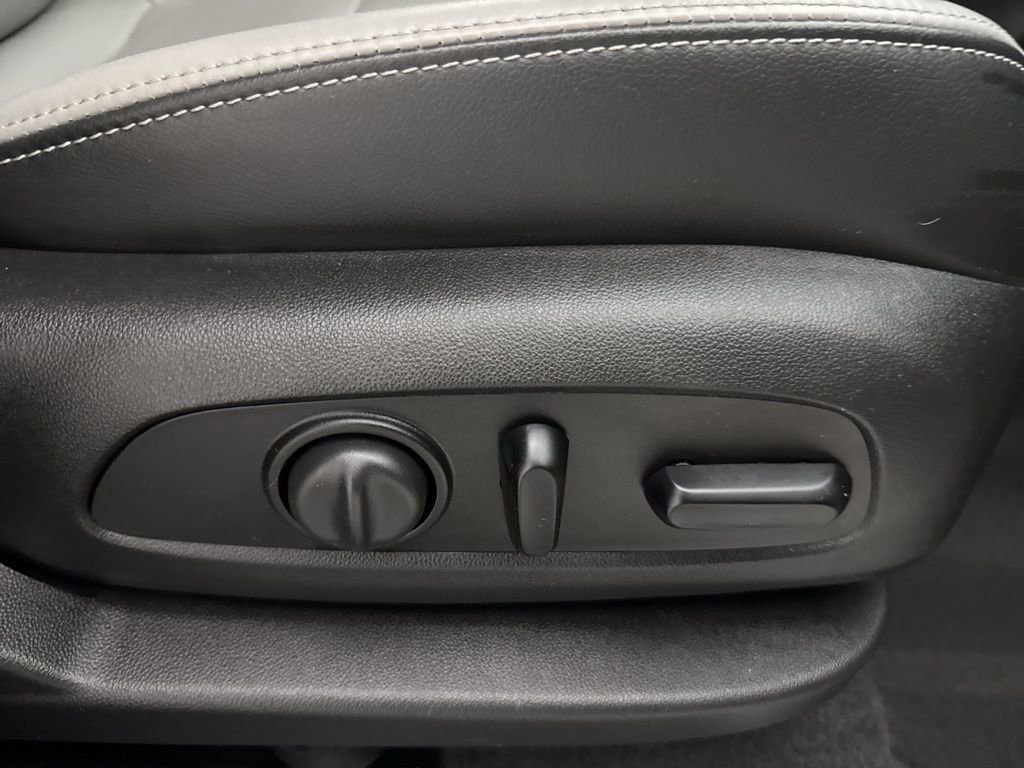 Used 2020 Chevrolet Equinox Premier image 59