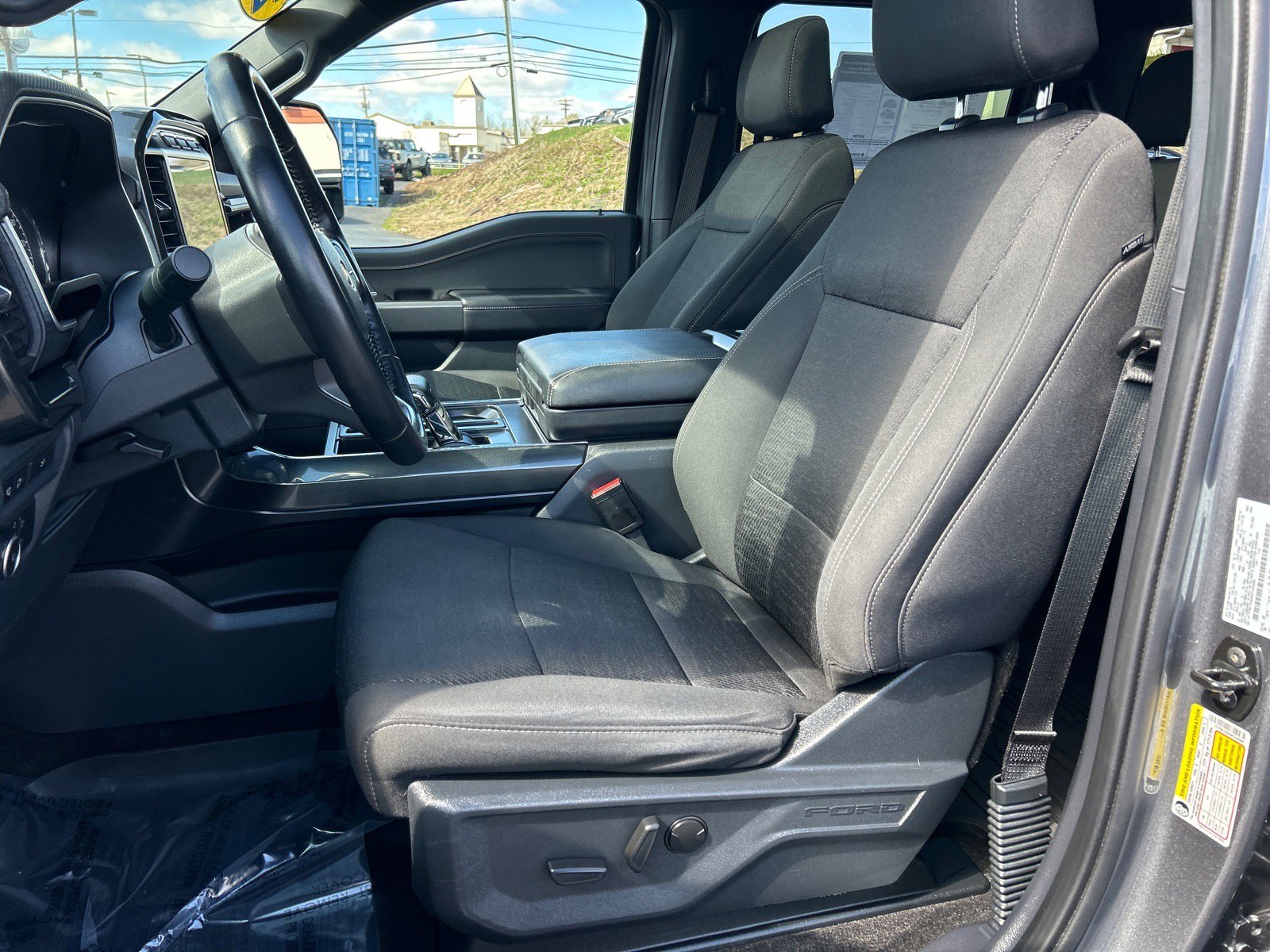 Certified 2022 Ford F150 XLT w/ Equipment Group 302A High image 8