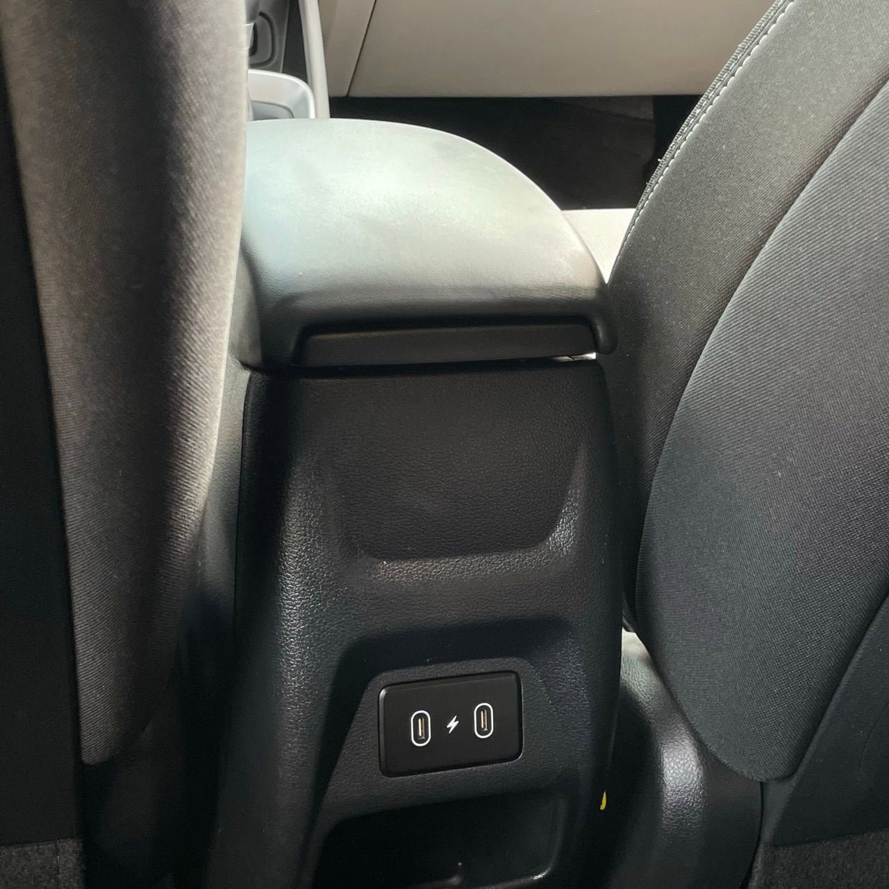 Used 2025 Hyundai Venue SEL FWD image 23