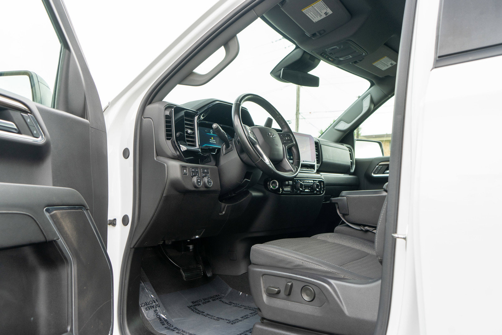 Used 2024 Chevrolet Silverado 1500 RST AWD/4WD image 13