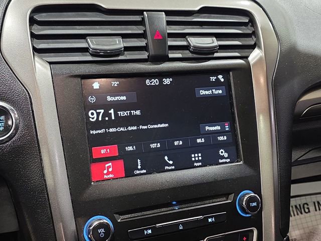 Used 2017 Ford Fusion SE w/ Fusion SE Technology Package FWD image 16