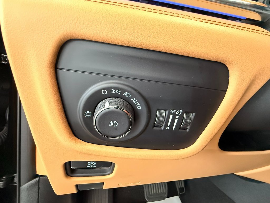 Certified 2024 Jeep Grand Cherokee L Summit image 32