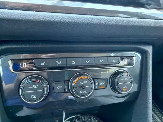Used 2020 Volkswagen Tiguan SE w/ 3rd Row Seat Package AWD/4WD image 11