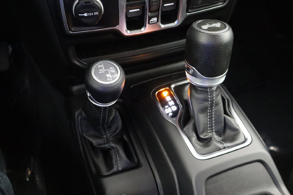 Used 2024 Jeep Wrangler Unlimited w/ Convenience Group AWD/4WD image 22