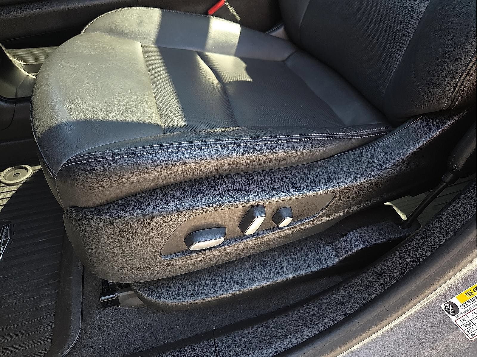 Certified 2021 Cadillac XT5 Sportv w/ LPO, Floor Liner Package AWD/4WD image 21