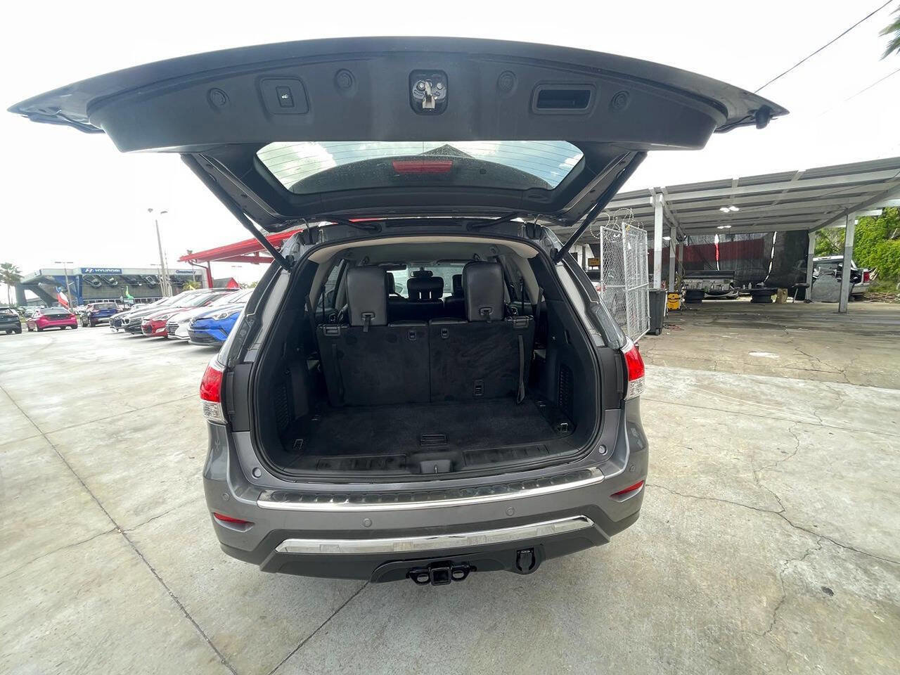 Used 2015 Nissan Pathfinder SL w/ Cargo Package image 17