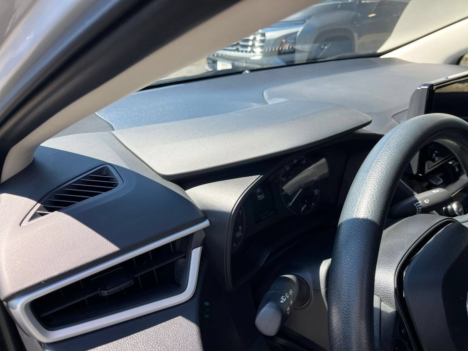 Used 2025 Toyota Corolla LE FWD image 34