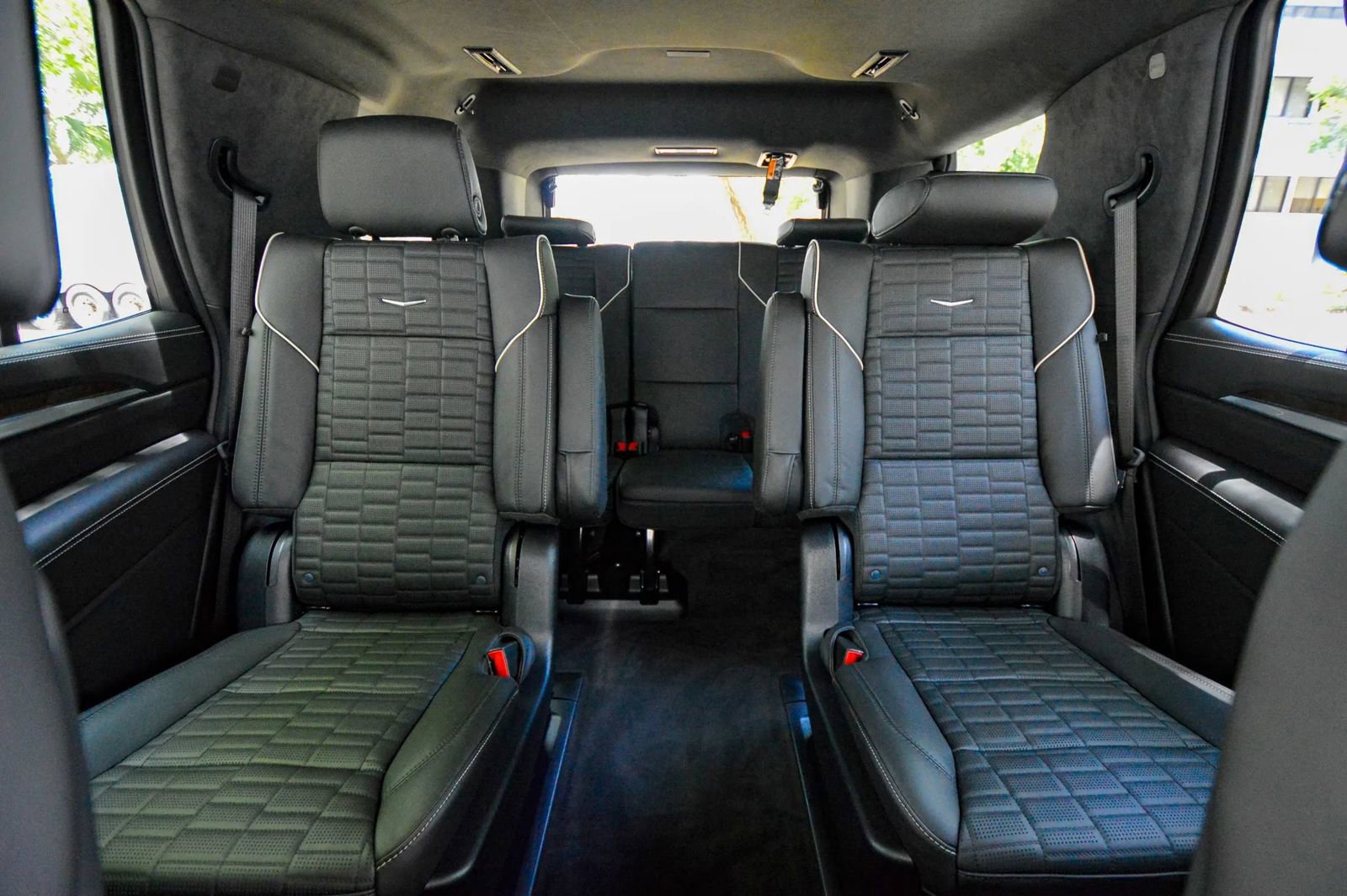 Used 2026 Cadillac Escalade Platinum Sport w/ LPO, ONYX Package AWD/4WD image 69