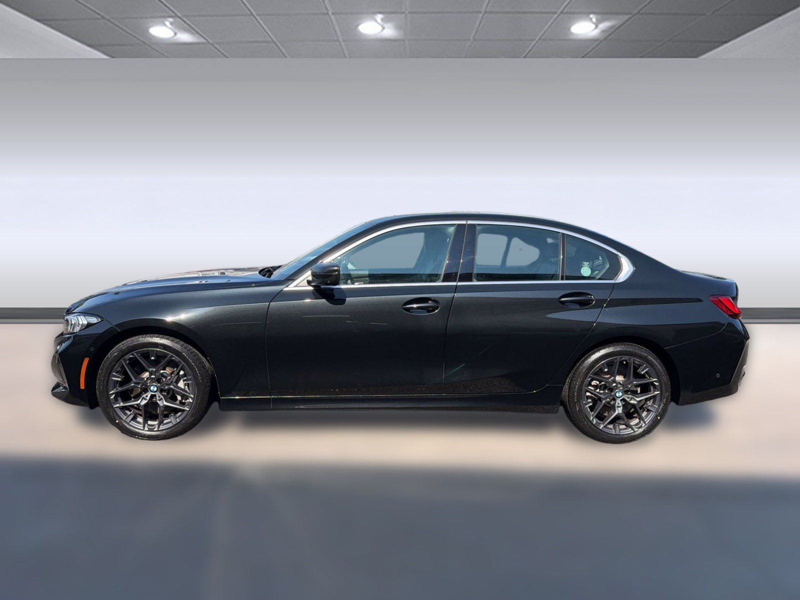Used 2025 BMW 330i Sedan RWD image 2