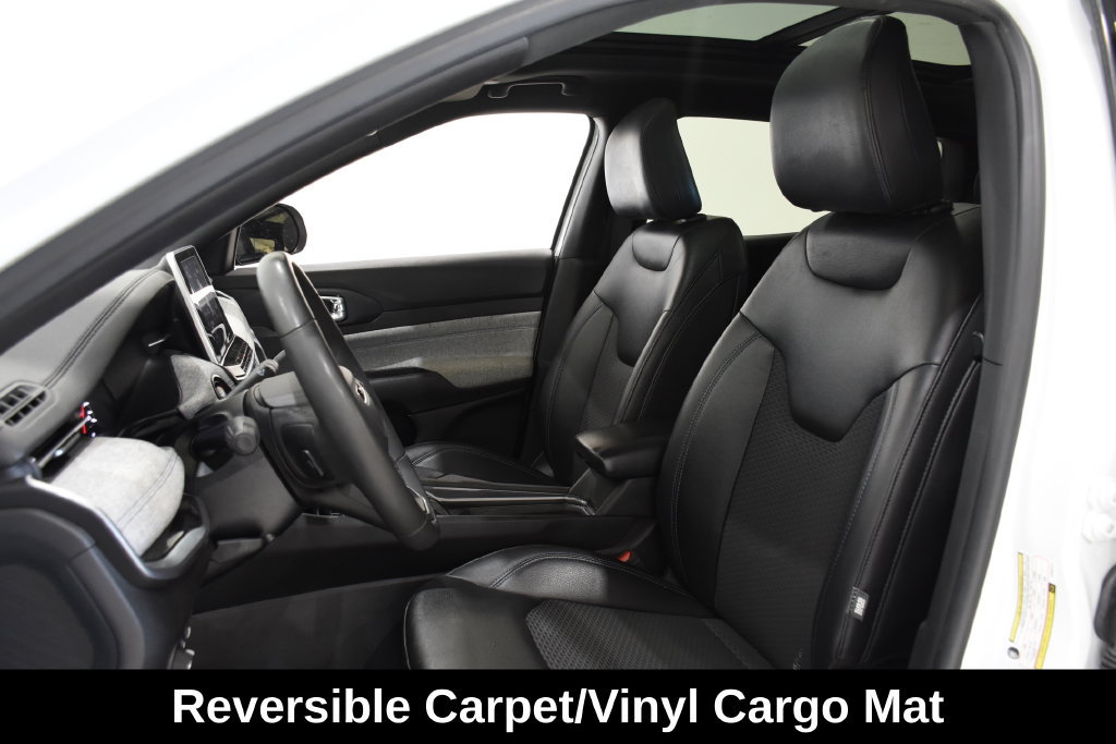 Used 2025 Jeep Compass Latitude w/ Sun & Sound Group AWD/4WD image 24