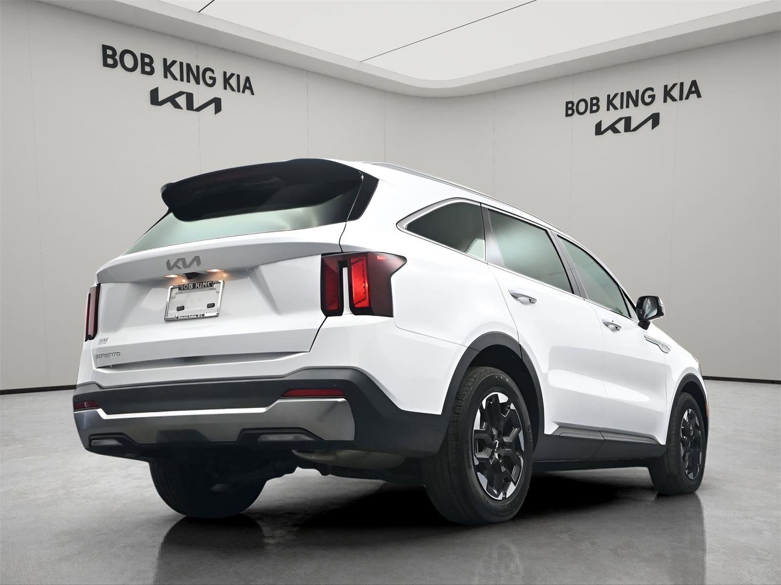 Used 2025 Kia Sorento S w/ Panoramic Sunroof Package FWD image 23