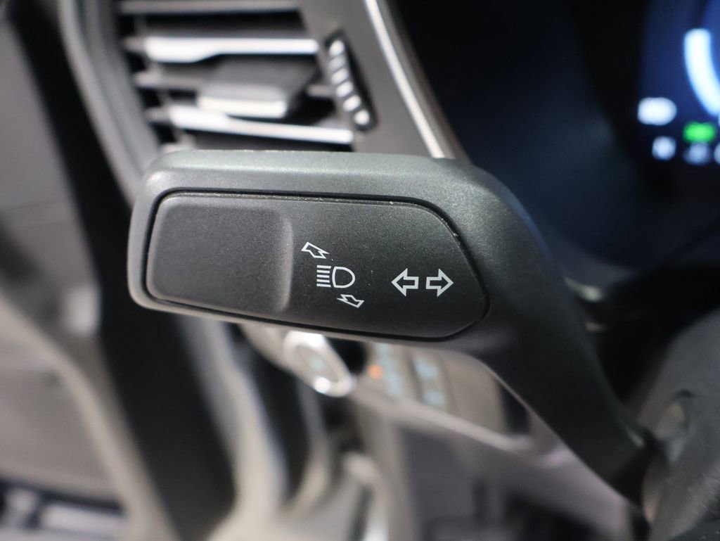 Used 2024 Ford Escape Platinum image 39