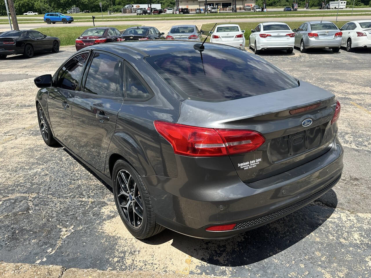 Used 2017 Ford Focus SEL FWD image 7