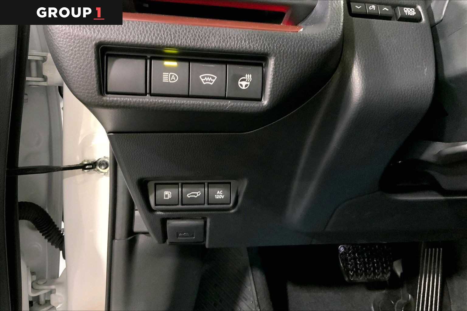 Used 2024 Toyota Prius Prime Premium FWD image 35