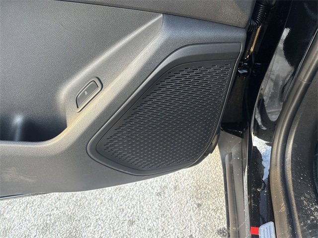 New 2026 Chevrolet Traverse Z71 w/ LPO, Floor Liner Package image 25