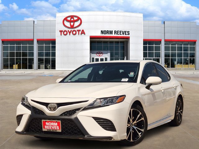 Used 2018 Toyota Camry SE w/ Audio Package FWD image 1