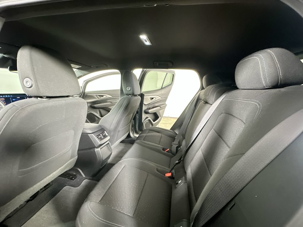 Used 2025 Chevrolet Equinox EV LT FWD image 13