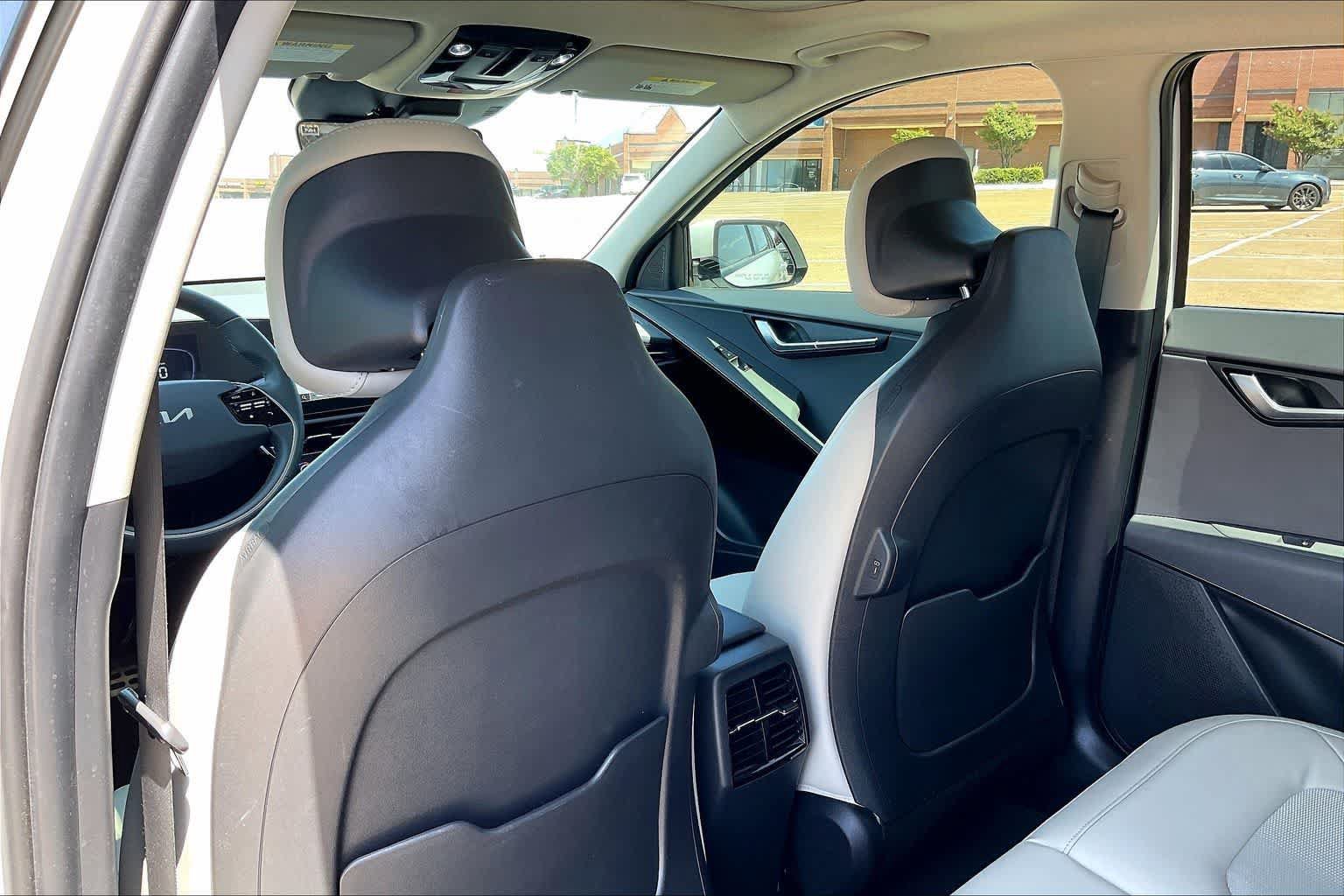 Certified 2023 Kia Niro EX Touring FWD image 12