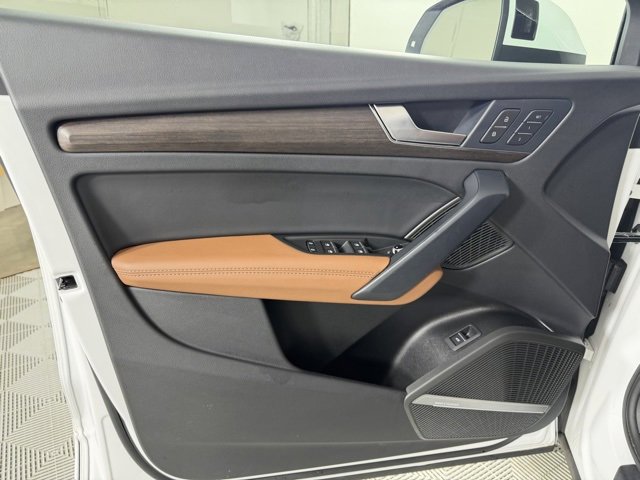 Certified 2025 Audi Q5 2.0T Premium Plus w/ Premium Plus Package image 19