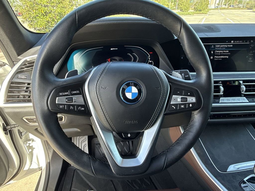Used 2023 BMW X5 xDrive45e w/ Parking Assistance Package image 21