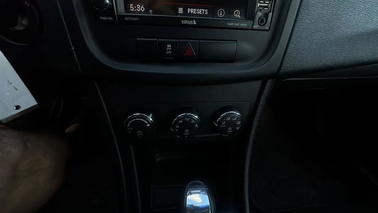Used 2013 Dodge Avenger SXT FWD image 47