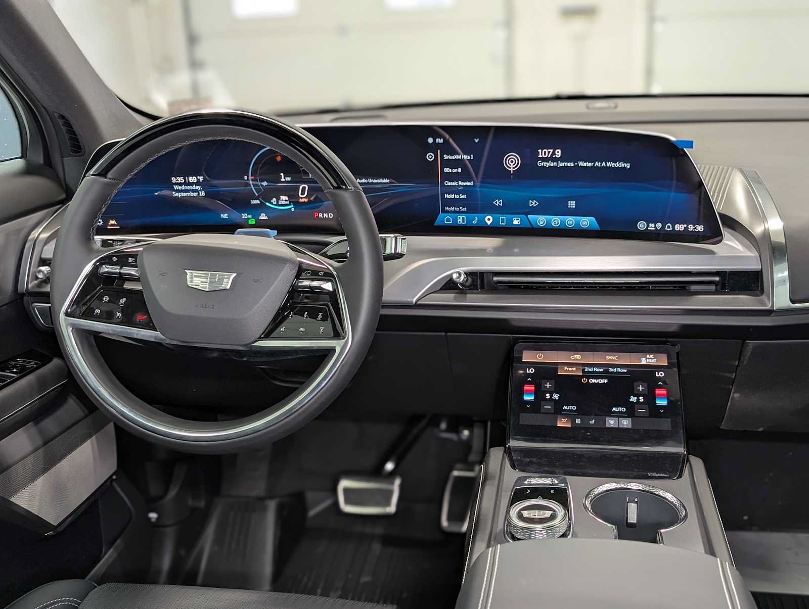 New 2027 Cadillac Vistiq Luxury w/ LPO, Floor Liner Package AWD/4WD image 5