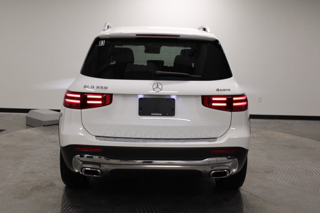 Certified 2026 Mercedes-Benz GLB 250 4MATIC image 4