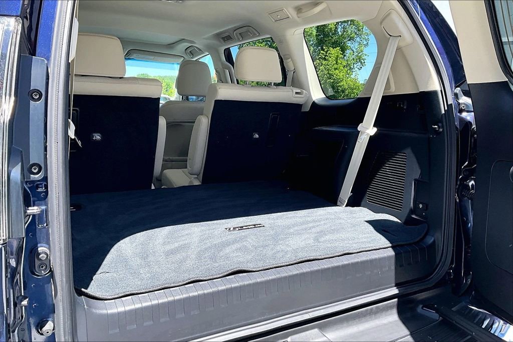 Used 2023 Lexus GX 460 Premium w/ Accessory Package AWD/4WD image 24