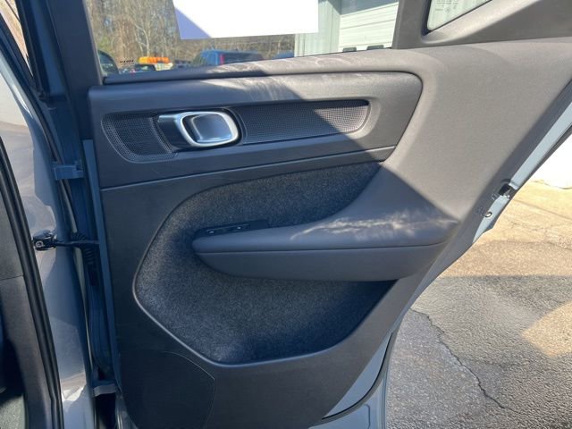 Certified 2023 Volvo XC40 B5 Plus w/ Protection Package Premier image 19