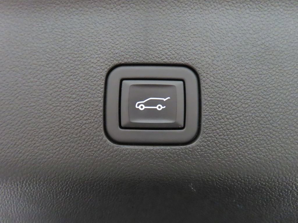 Used 2024 GMC Yukon SLT w/ SLT Luxury Package image 42