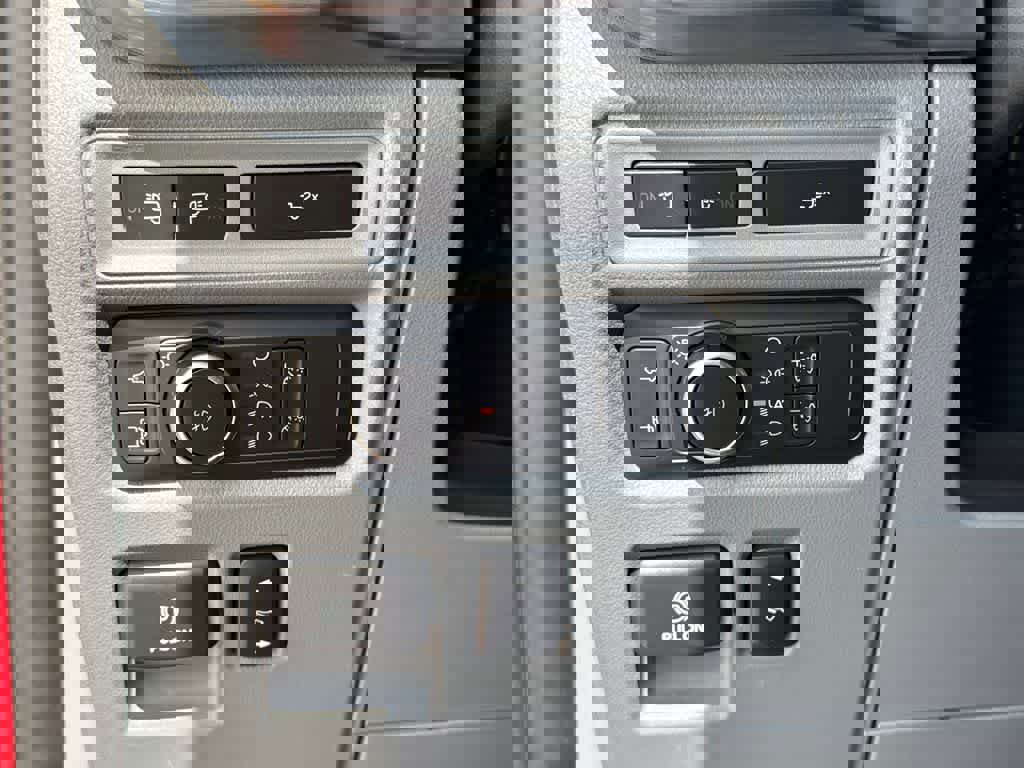 Certified 2022 Ford F150 Lariat image 29