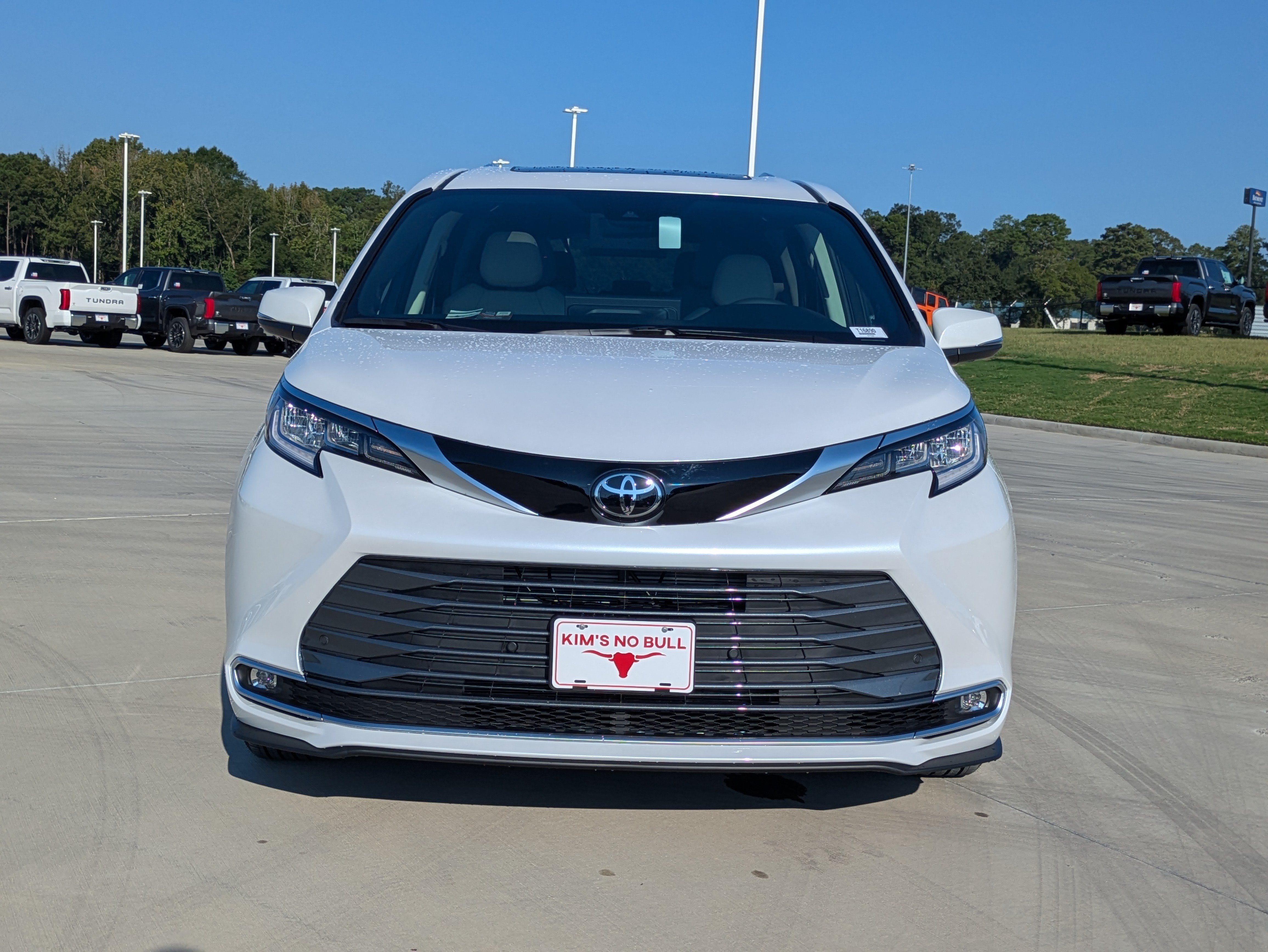 New 2026 Toyota Sienna Limited AWD/4WD image 8