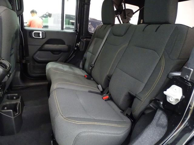 Used 2024 Jeep Wrangler Sahara image 11