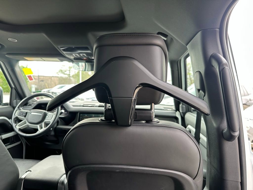 Used 2024 Land Rover Defender 110 X-Dynamic SE image 33