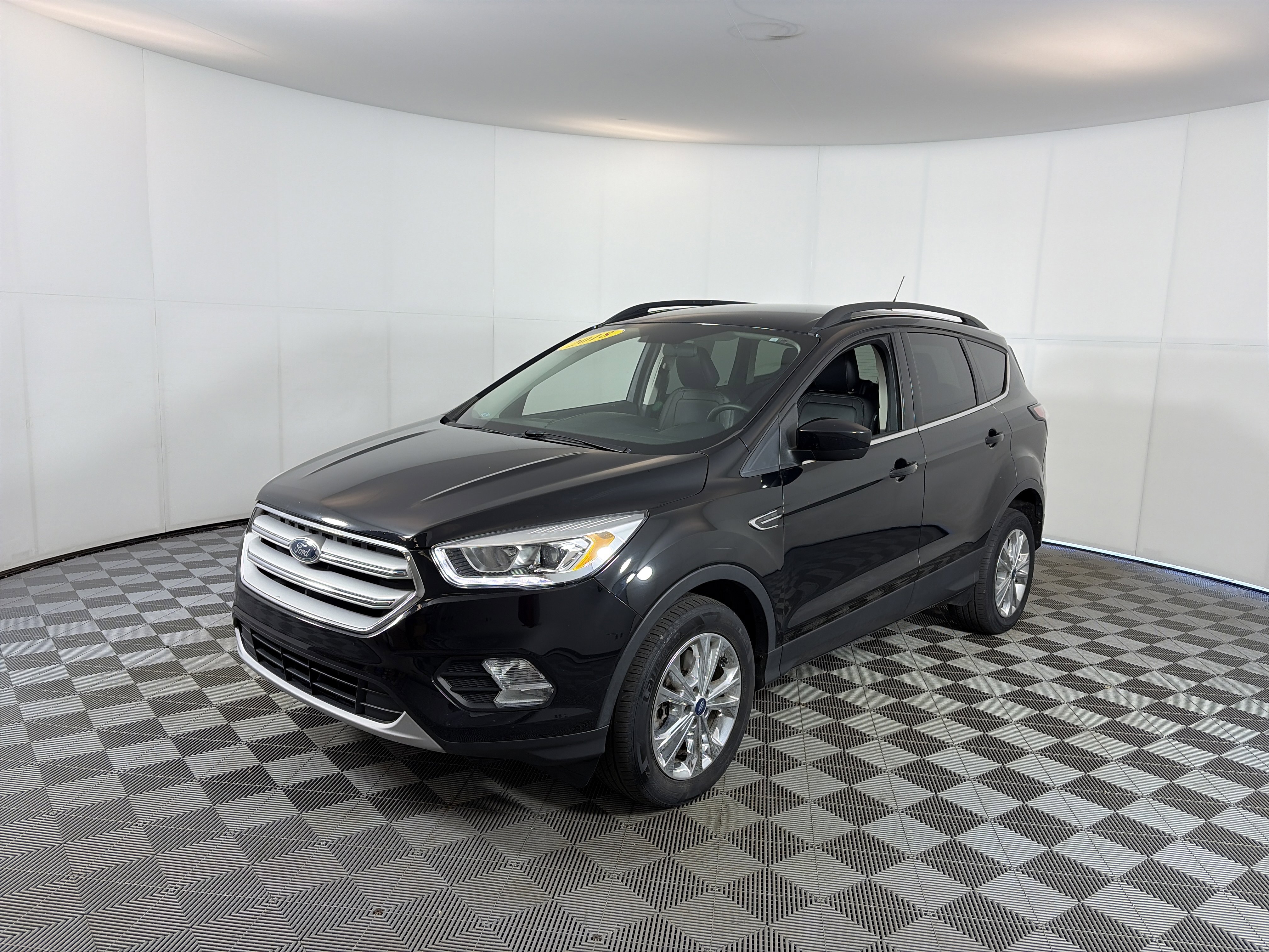 Used 2018 Ford Escape SEL AWD/4WD image 2
