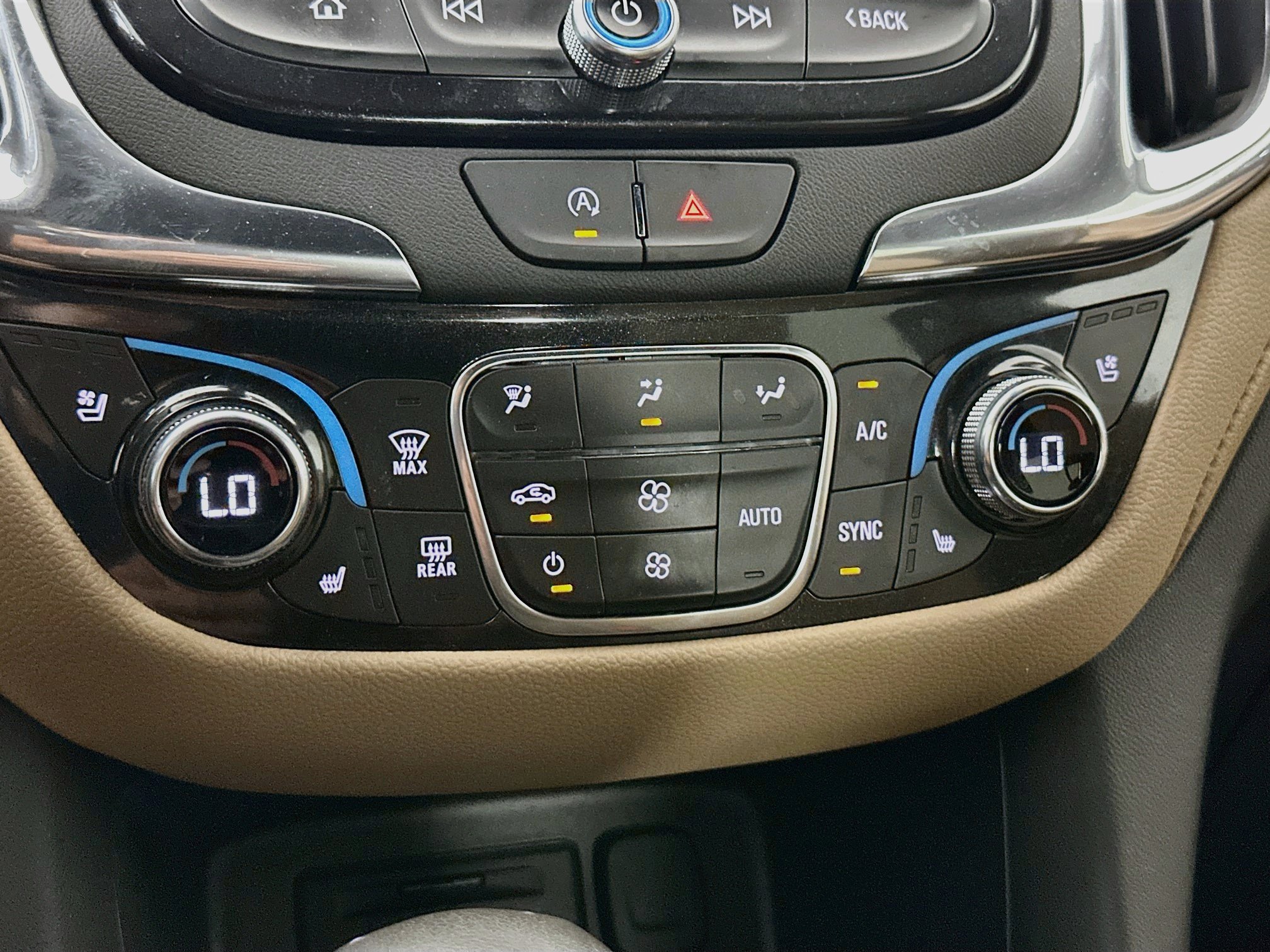 Used 2024 Chevrolet Equinox Premier FWD image 24