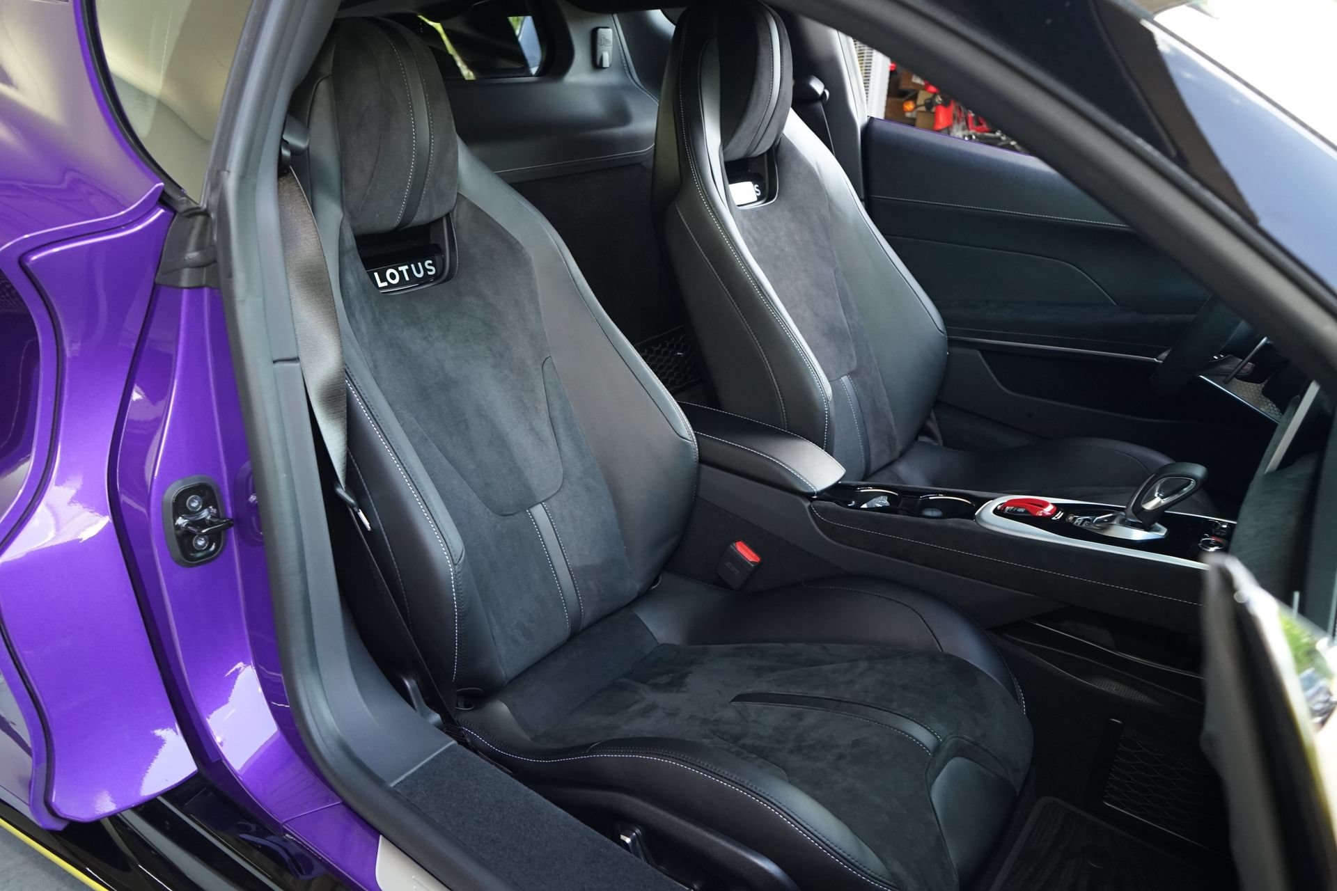 Used 2026 Lotus Emira SE RWD image 9