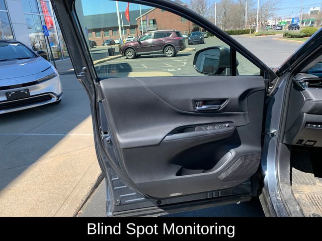 Used 2021 Toyota Venza LE image 12