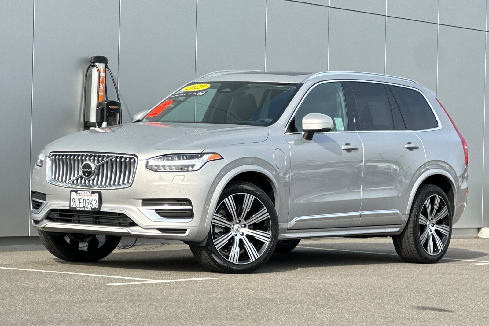 Certified 2025 Volvo XC90 T8 Ultra w/ Protection Package Premier image 1