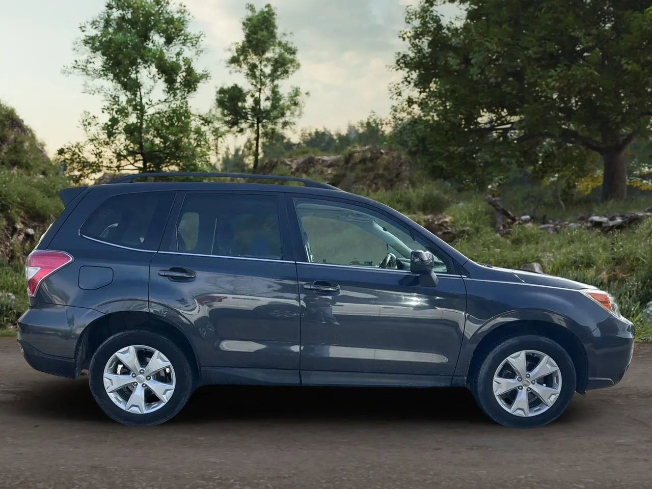 Used 2016 Subaru Forester 2.5i Limited image 4